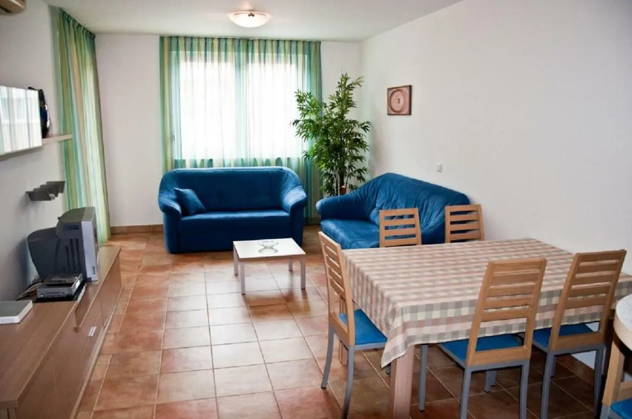 Contatos de Roza Apartment